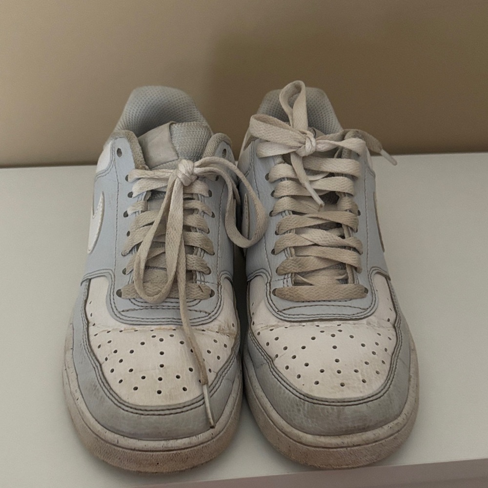 Fairly new Nikes 7.5, hardly worn